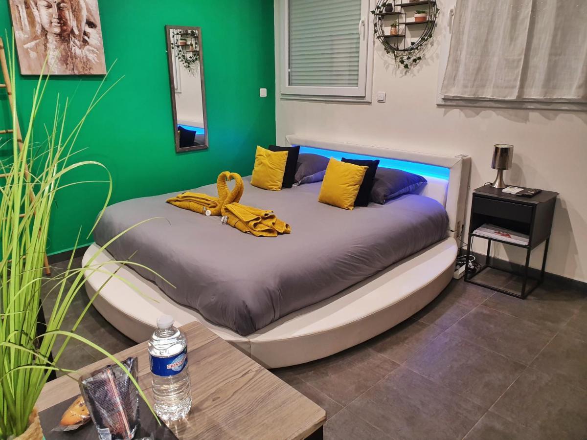 Suite Jacuzzi Privatif Plage Des Catalans Marseille Exterior photo